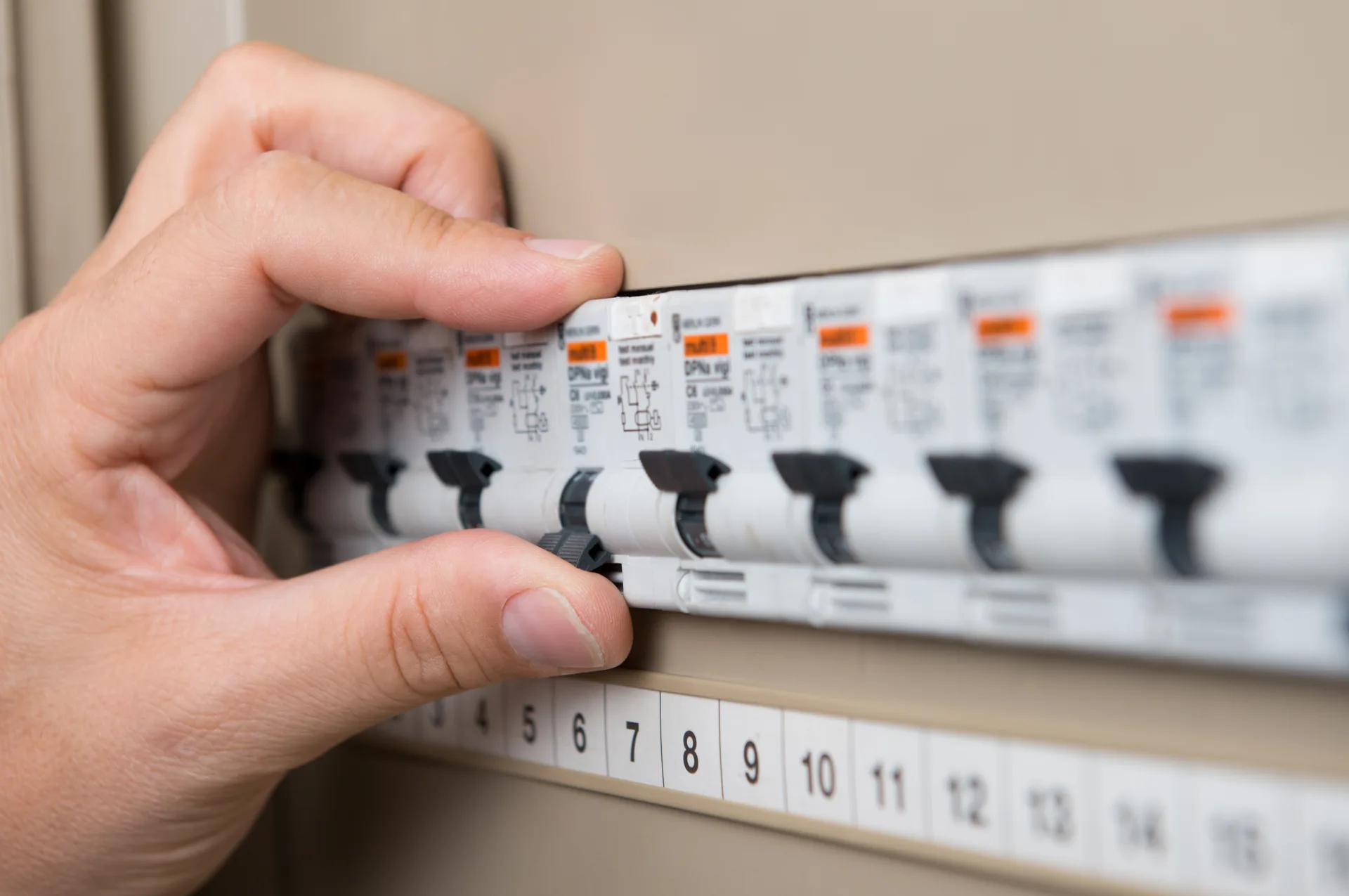 Electrician Berkeley Vale, licensed electricians serving Berkeley Vale